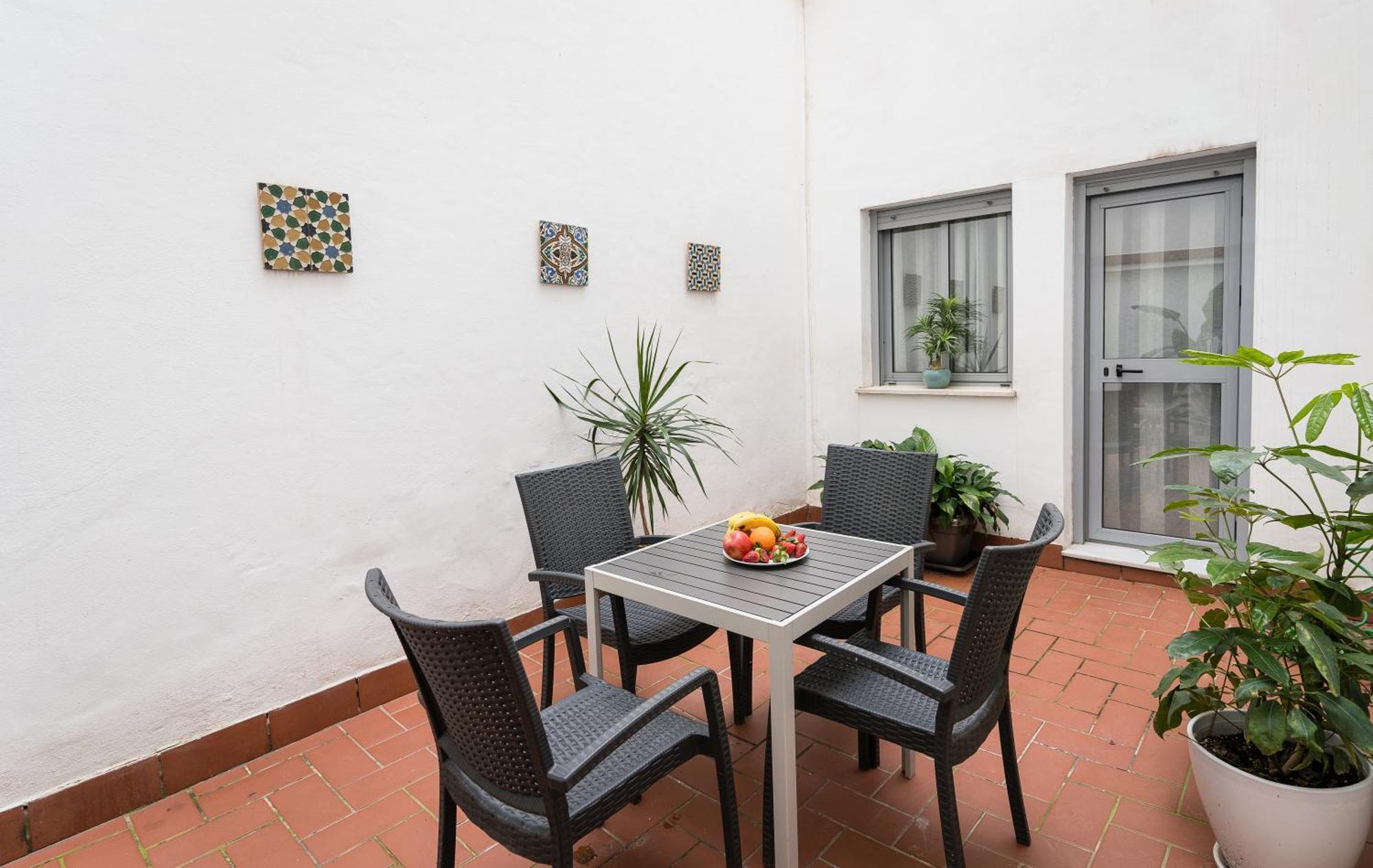 Triana Deluxe Con Patio Privado Appartement